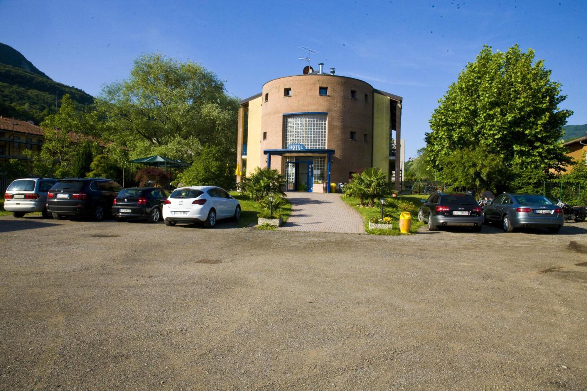 Hotel Il Canneto Порто Черезио Екстериор снимка