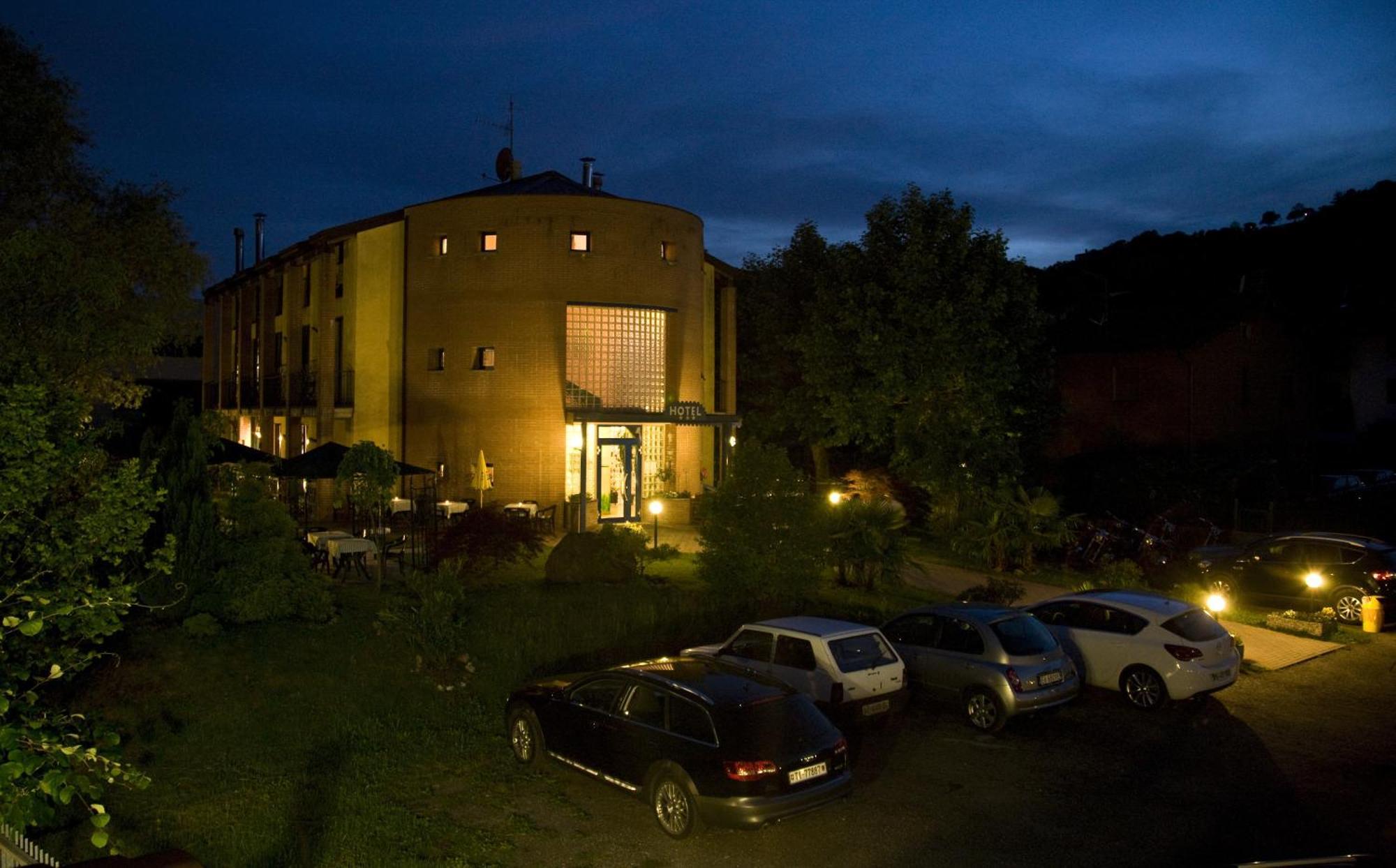 Hotel Il Canneto Порто Черезио Екстериор снимка