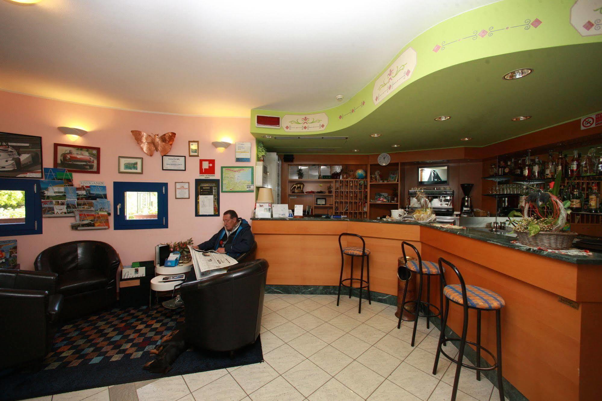 Hotel Il Canneto Порто Черезио Екстериор снимка